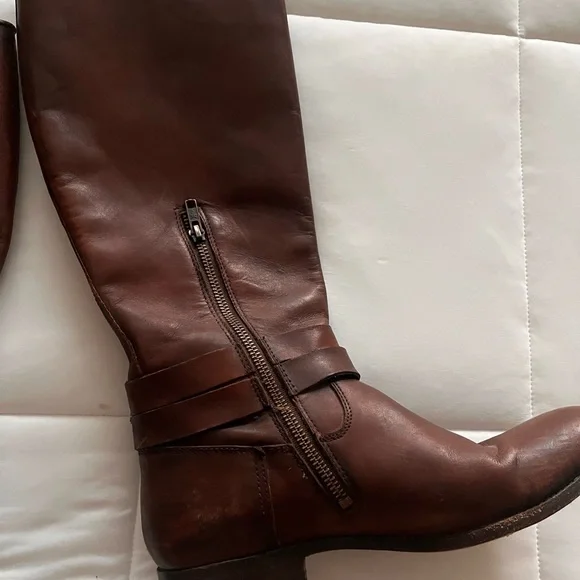 FRYE brown leather riding boots 9.5 B. Excellent condition. - Picture 3 of 7